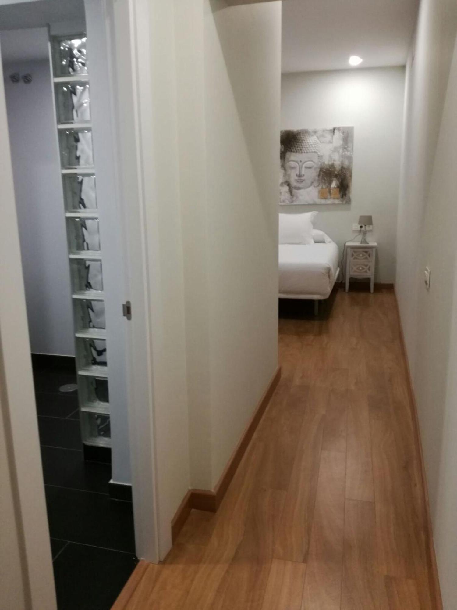 Los Amigos Vip Rooms Мадрид Экстерьер фото