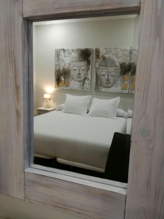 Los Amigos Vip Rooms Мадрид Экстерьер фото