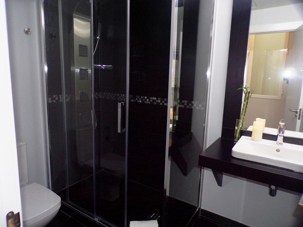 Los Amigos Vip Rooms Мадрид Экстерьер фото