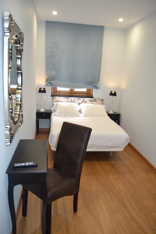 Los Amigos Vip Rooms Мадрид Экстерьер фото