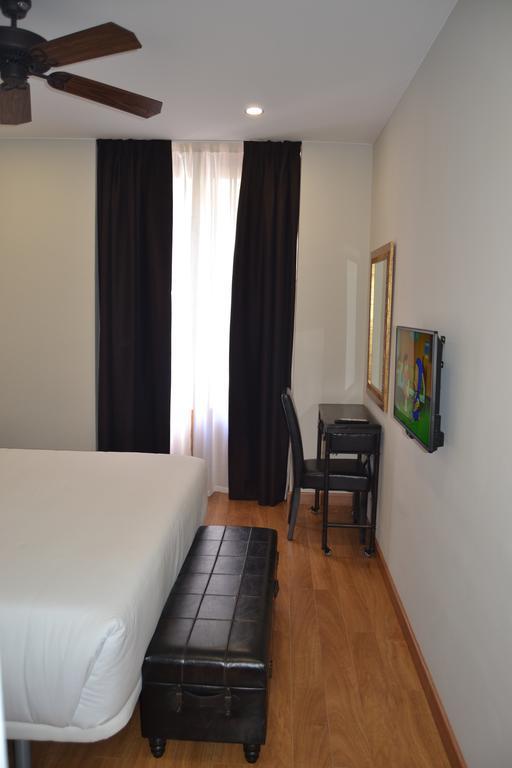 Los Amigos Vip Rooms Мадрид Экстерьер фото