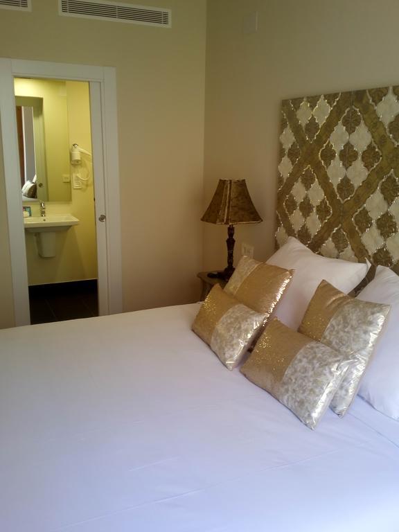 Los Amigos Vip Rooms Мадрид Экстерьер фото
