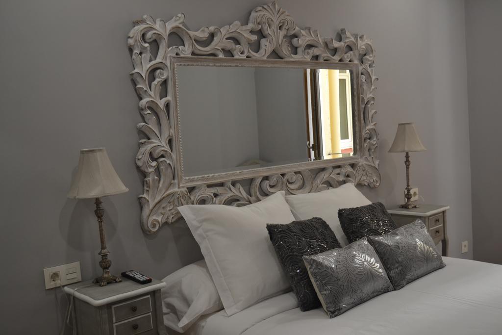 Los Amigos Vip Rooms Мадрид Экстерьер фото