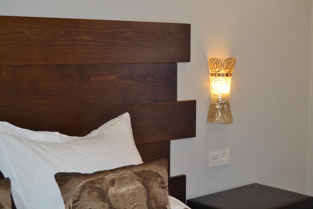 Los Amigos Vip Rooms Мадрид Экстерьер фото