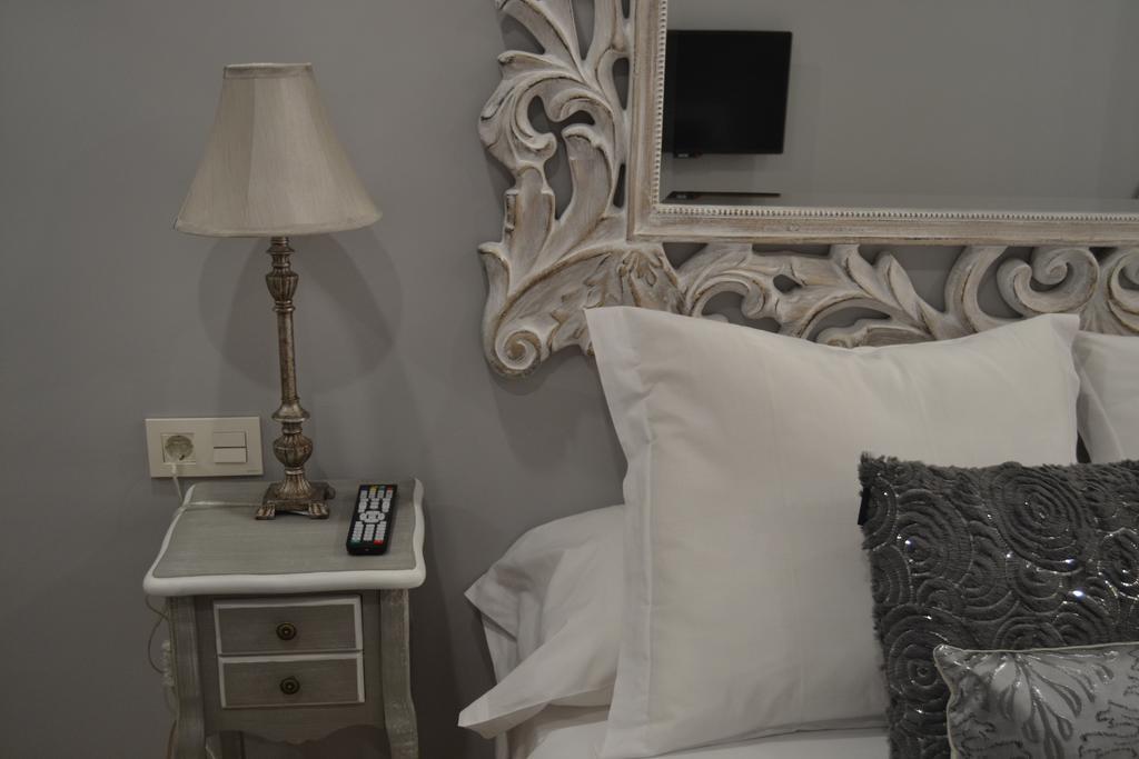 Los Amigos Vip Rooms Мадрид Экстерьер фото