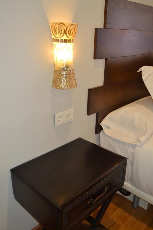 Los Amigos Vip Rooms Мадрид Экстерьер фото