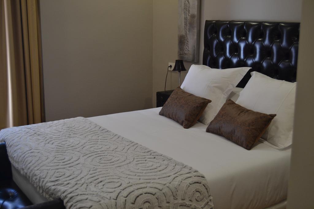 Los Amigos Vip Rooms Мадрид Экстерьер фото