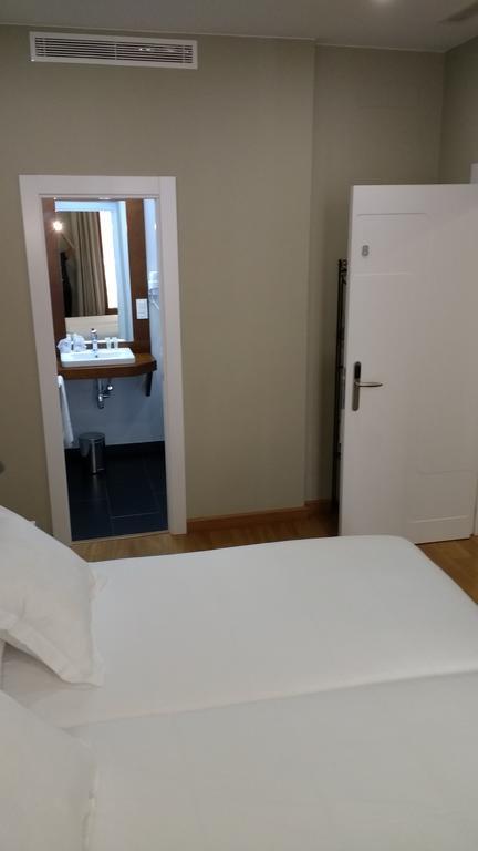 Los Amigos Vip Rooms Мадрид Экстерьер фото