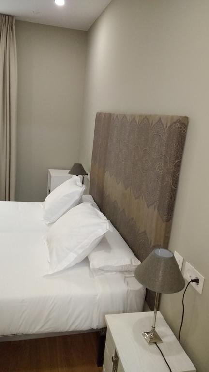 Los Amigos Vip Rooms Мадрид Экстерьер фото