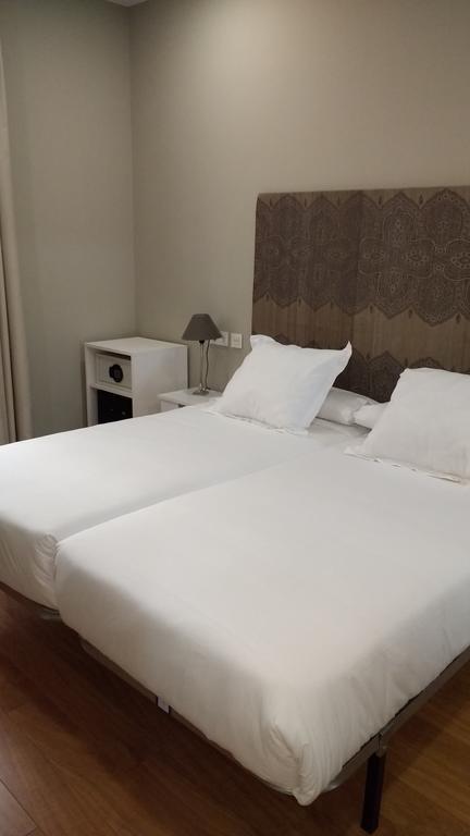Los Amigos Vip Rooms Мадрид Экстерьер фото